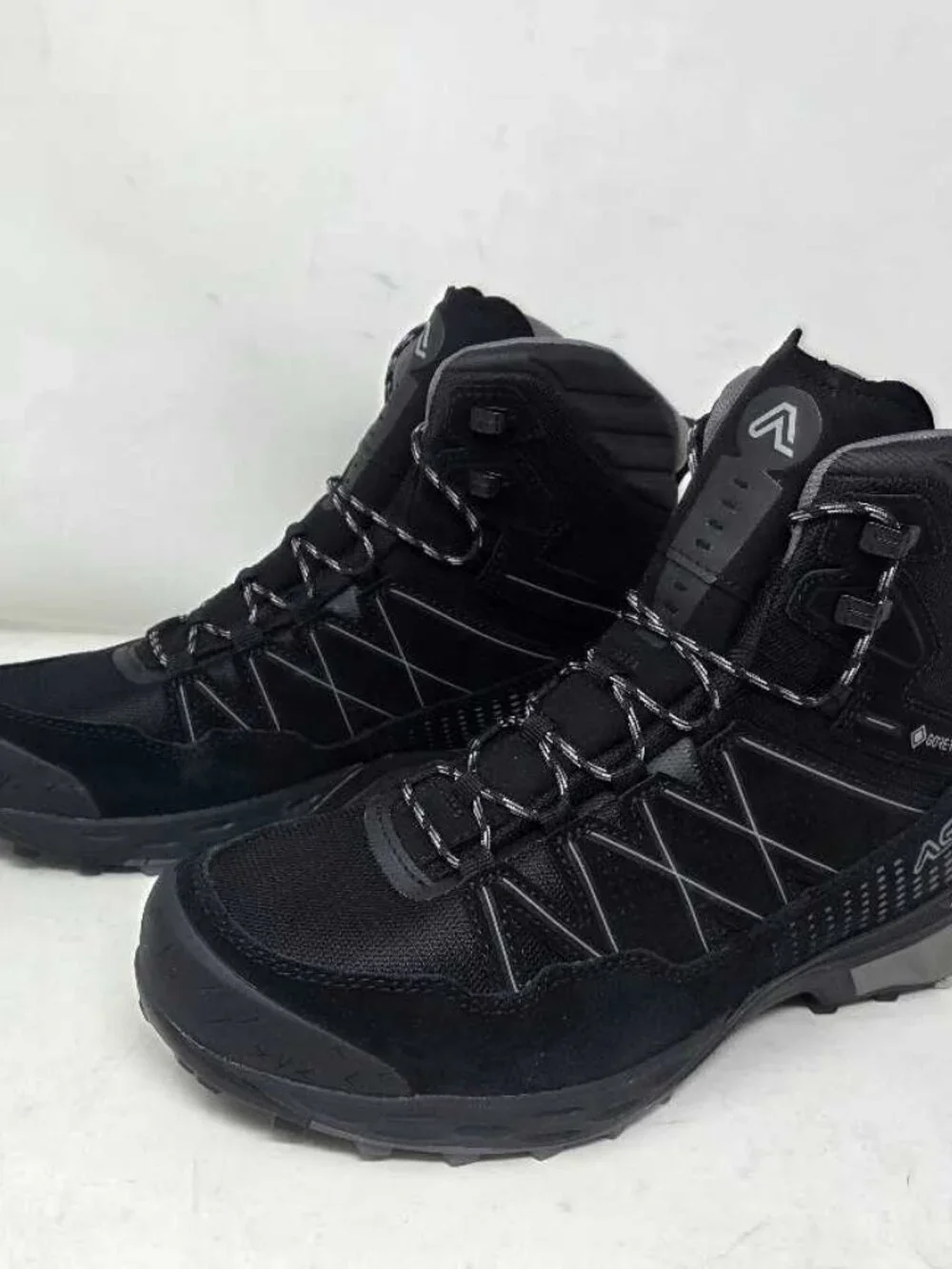 NWOB 10 Asolo Tahoe Winter GTX Gore-Tex hiking boots in black